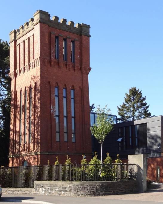 Luxury Water Tower I Roof Bar I Cinema Villa Cardiff Kültér fotó