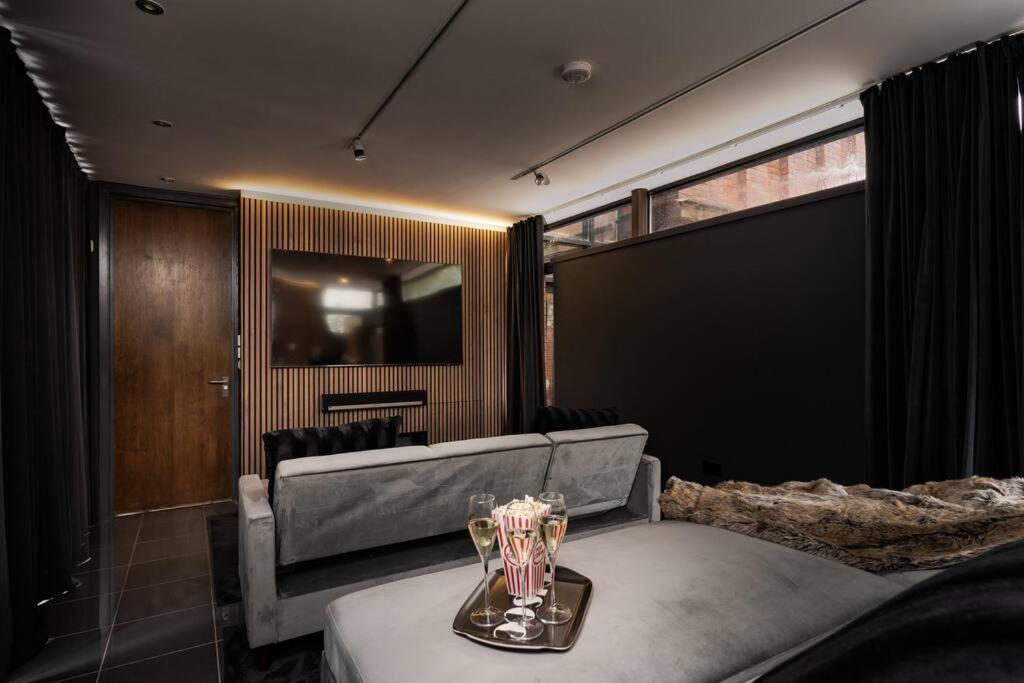 Luxury Water Tower I Roof Bar I Cinema Villa Cardiff Kültér fotó
